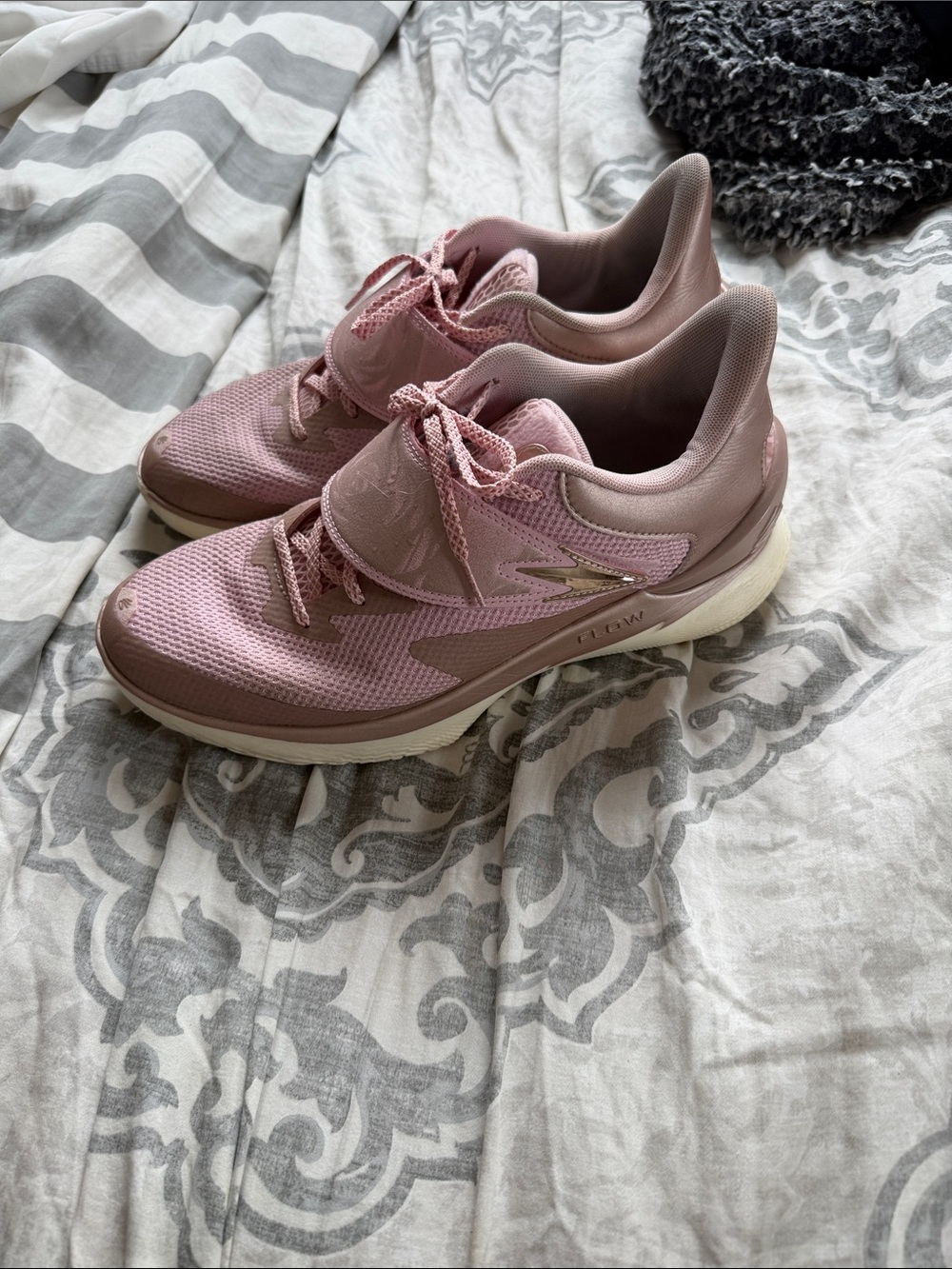 Fox 1 Size 12 “Rose Reign”